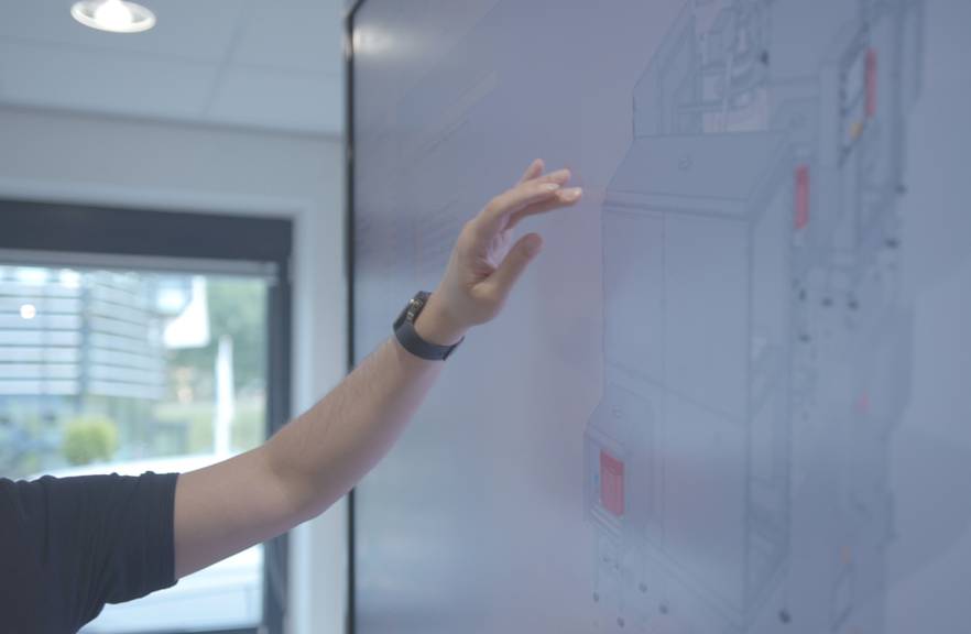 trainer legt uit op scherm trainer legt uit op scherm