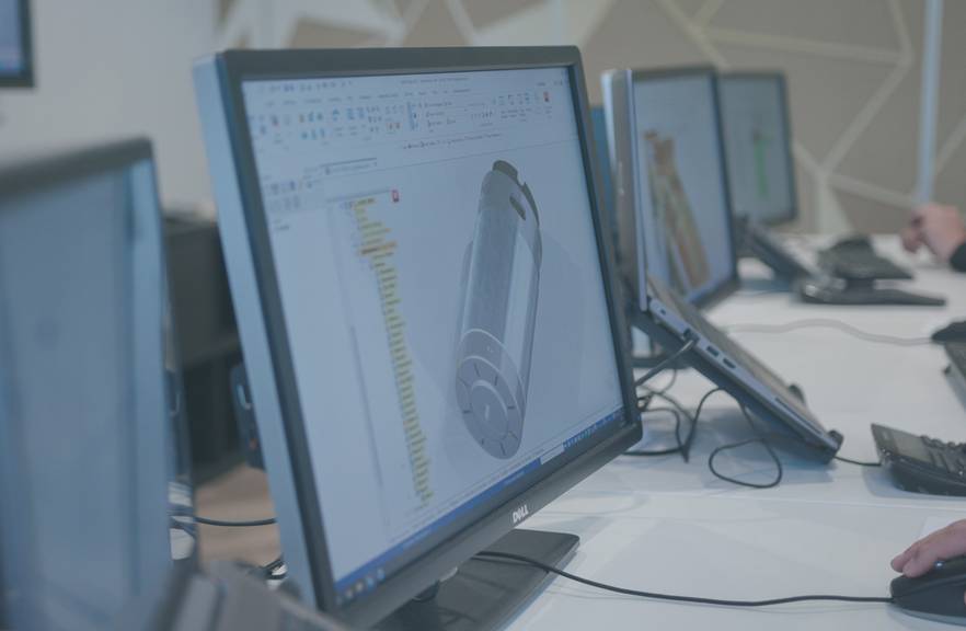 trainingsruimte met laptops en schermen trainingsruimte met laptops en schermen